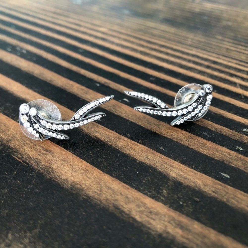 Kendra Scott Wing Crawler Earrings - Daphne